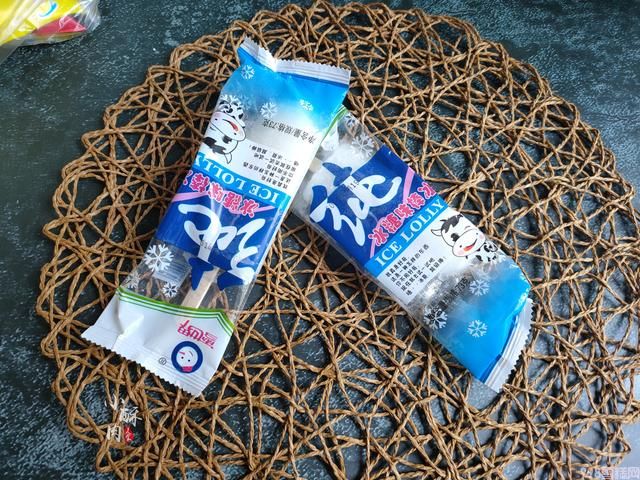 盘点那些5毛钱能买到的雪糕和冰棍,满满的童年回忆,你吃过几种(图2) 盘点那些5毛钱能买到的雪糕和冰棍,满满的童年回忆,你吃过几种(2)