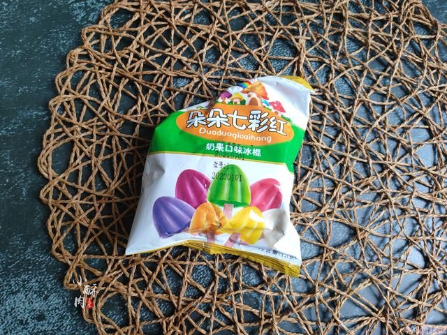 盘点那些5毛钱能买到的雪糕和冰棍,满满的童年回忆,你吃过几种(图7) 盘点那些5毛钱能买到的雪糕和冰棍,满满的童年回忆,你吃过几种(7)