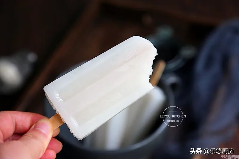 小时候常吃的老冰棍,在家做很简单,用牛奶、糖、糯米粉就可以做,想吃可以学(图4) 小时候常吃的老冰棍,在家做很简单,用牛奶、糖、糯米粉就可以做,想吃可以学(4)