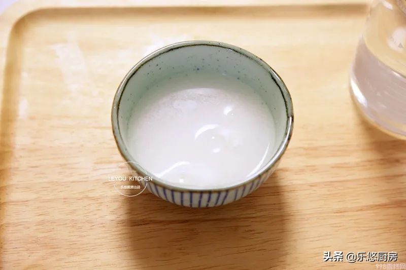 小时候常吃的老冰棍,在家做很简单,用牛奶、糖、糯米粉就可以做,想吃可以学(图6) 小时候常吃的老冰棍,在家做很简单,用牛奶、糖、糯米粉就可以做,想吃可以学(6)