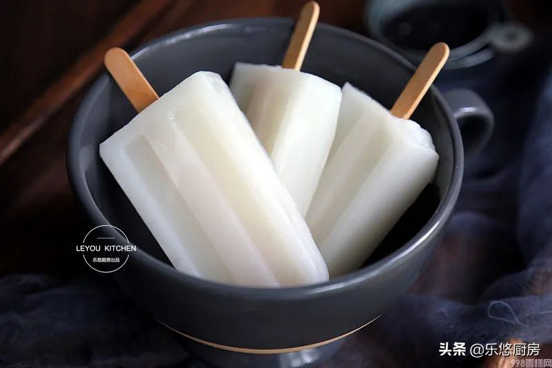 小时候常吃的老冰棍,在家做很简单,用牛奶、糖、糯米粉就可以做,想吃可以学(图10) 小时候常吃的老冰棍,在家做很简单,用牛奶、糖、糯米粉就可以做,想吃可以学(10)