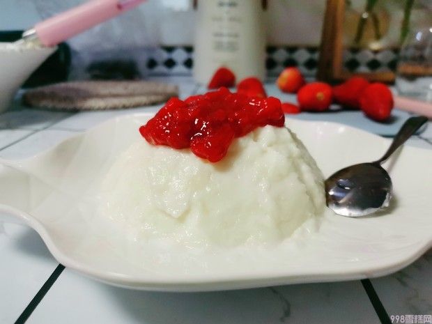 圣代杯冰淇淋怎么做好吃(香香甜甜入口化自制方法在这里)(1) 圣代杯冰淇淋怎么做好吃(香香甜甜入口化自制方法在这里)(1)