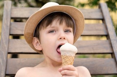 孩子多大可以吃冰淇淋(解析怎么吃才不影响健康)(3) 孩子多大可以吃冰淇淋(解析怎么吃才不影响健康)(3)