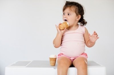 孩子多大可以吃冰淇淋(解析怎么吃才不影响健康)(1) 孩子多大可以吃冰淇淋(解析怎么吃才不影响健康)(1)