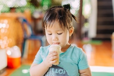 孩子能不能吃冰淇淋(吃多了真的会拉肚子吗)(2) 孩子能不能吃冰淇淋(吃多了真的会拉肚子吗)(2)