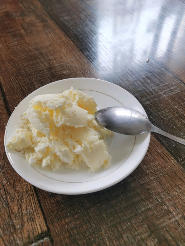 蒙牛冰淇淋制作过程（分享最详细的自制冰激凌的做法）(1)