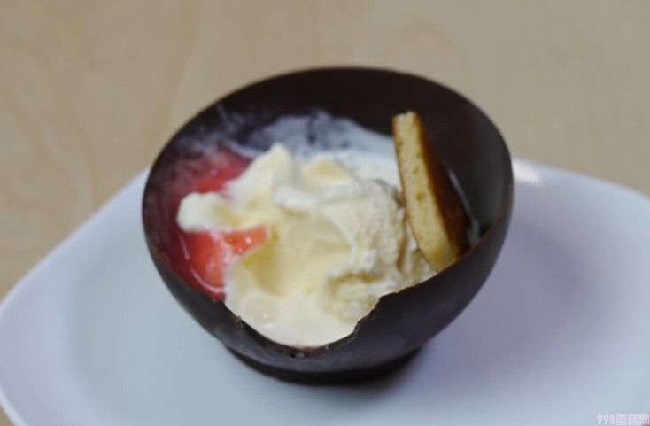 雪糕碗制作方法(分享可以吃的巧克力碗就是美味)(12) 雪糕碗制作方法(分享可以吃的巧克力碗就是美味)(12)