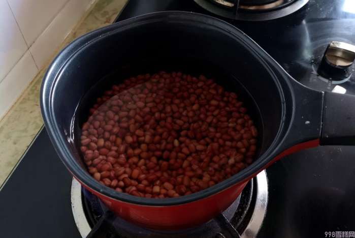 红豆牛奶雪糕制作方法(教你一碗红豆一袋牛奶家自制雪糕)(图2) 红豆牛奶雪糕制作方法(教你一碗红豆一袋牛奶家自制雪糕)(2)