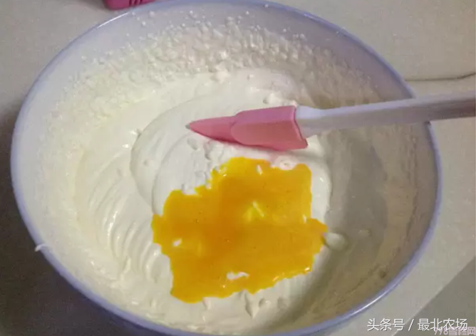 五星级酒店的冰淇淋秘方,口感细腻绝无冰碴,味道堪比哈根达斯!(图7) 五星级酒店的冰淇淋秘方,口感细腻绝无冰碴,味道堪比哈根达斯!(7)