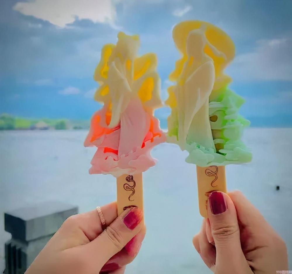 被骂惨的钟薛高,为何还被年轻人抢购一空?(图24) 被骂惨的钟薛高,为何还被年轻人抢购一空?(24)